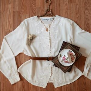 Vintage Delicate blouse